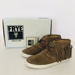 Frye Suede Taupe / Grey Fringe Women’s Shoes Size US 5.5 Medium.